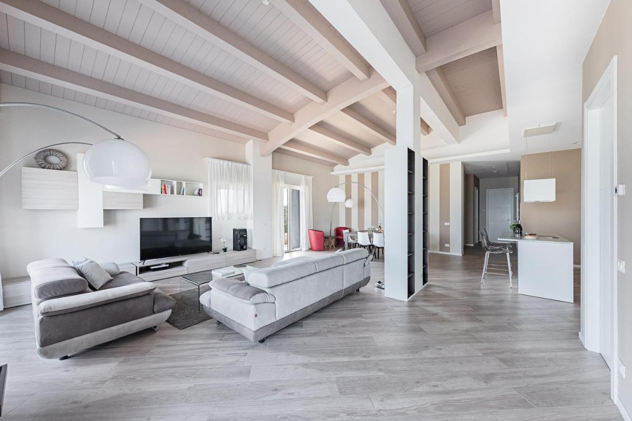 Residenza Miralago By Wonderful Italy Дезенцано-дель-Гарда Экстерьер фото