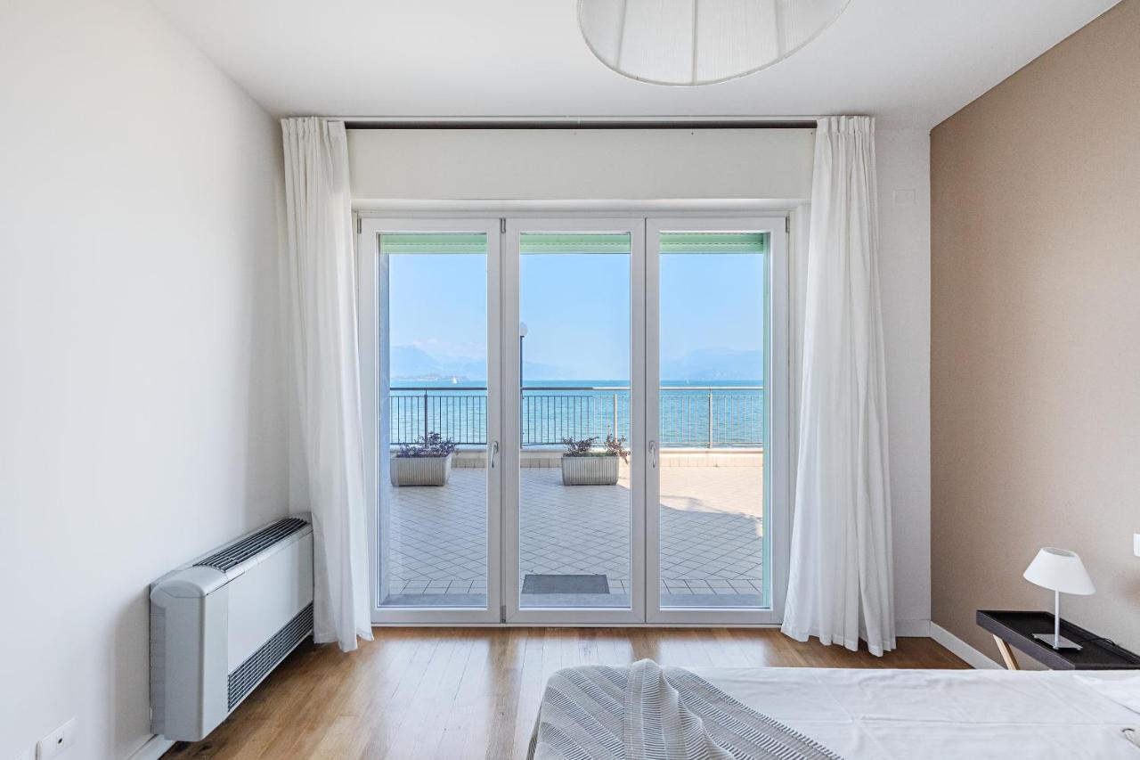 Residenza Miralago By Wonderful Italy Дезенцано-дель-Гарда Экстерьер фото