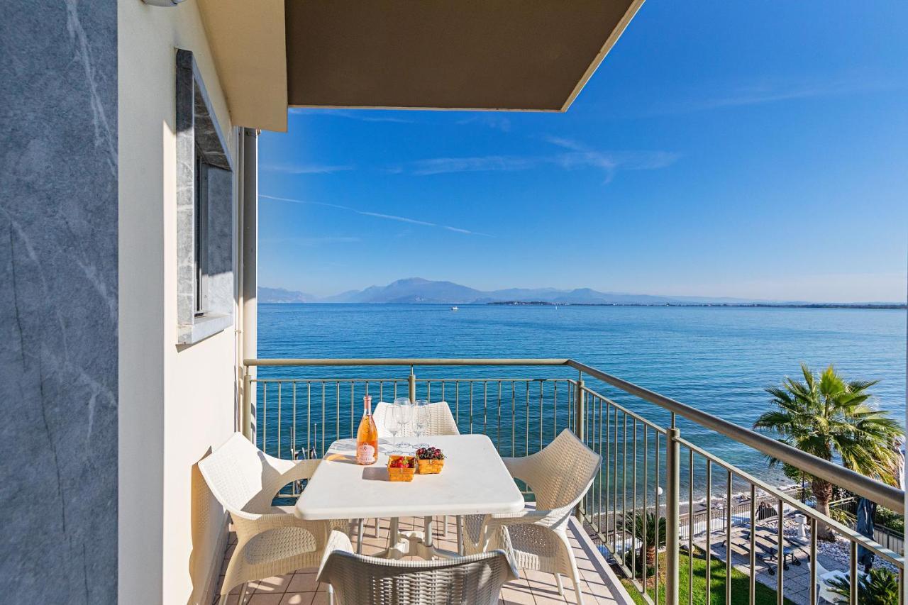 Residenza Miralago By Wonderful Italy Дезенцано-дель-Гарда Экстерьер фото