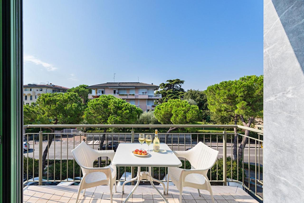 Residenza Miralago By Wonderful Italy Дезенцано-дель-Гарда Экстерьер фото