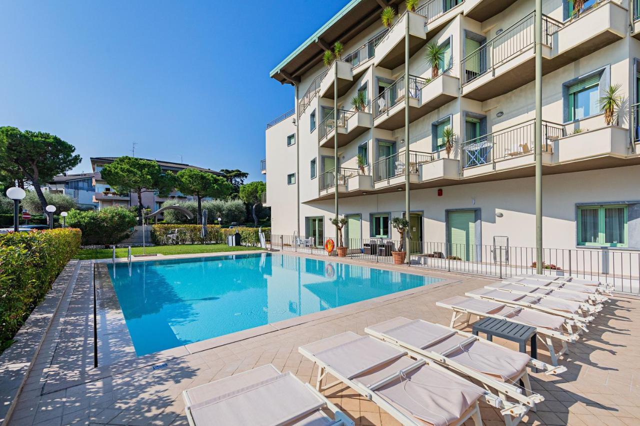 Residenza Miralago By Wonderful Italy Дезенцано-дель-Гарда Экстерьер фото