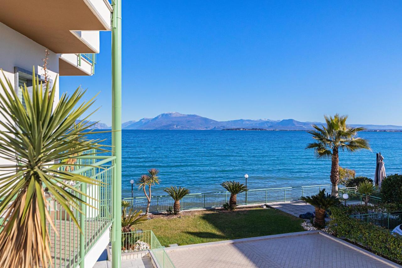 Residenza Miralago By Wonderful Italy Дезенцано-дель-Гарда Экстерьер фото