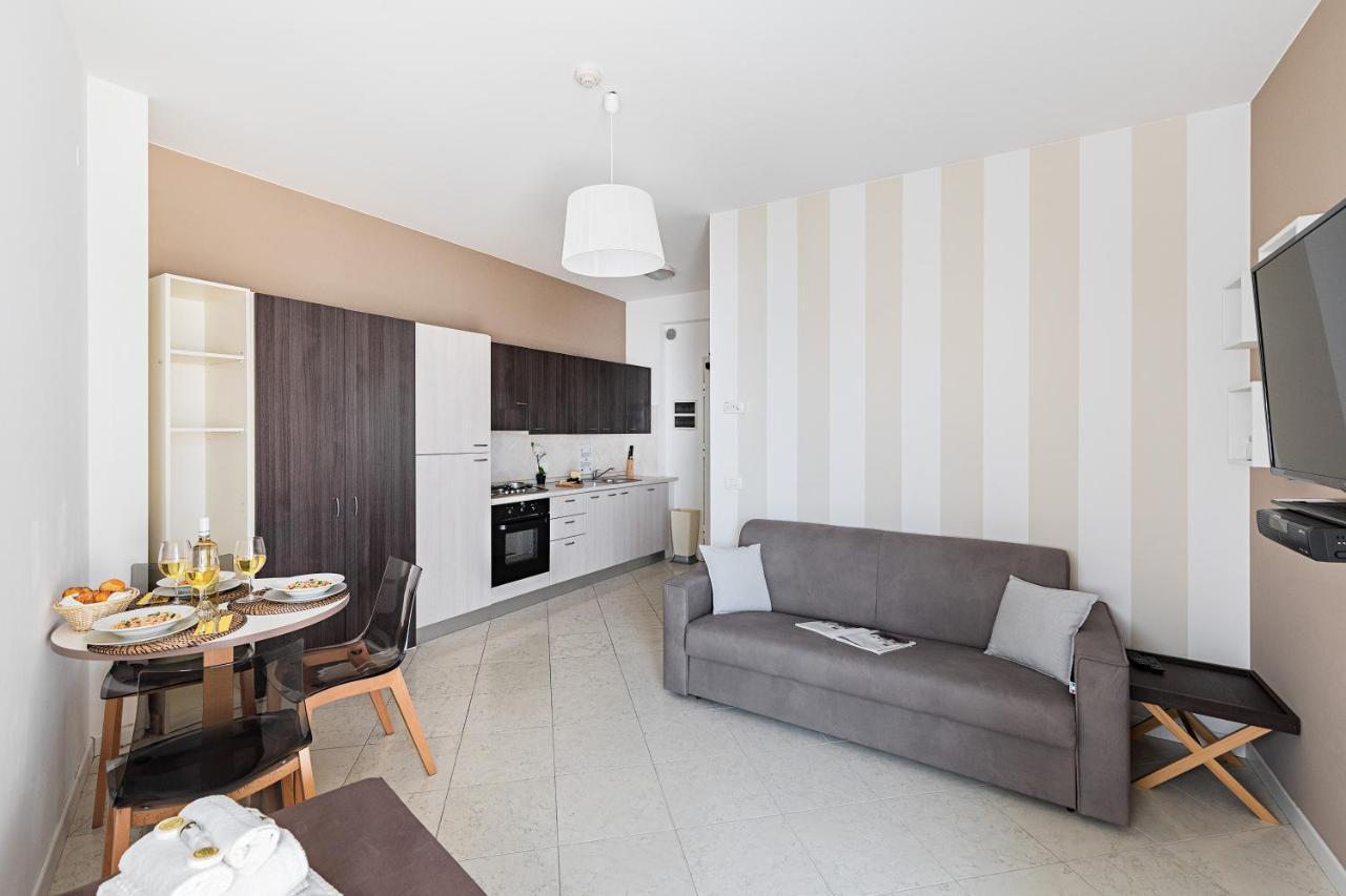 Residenza Miralago By Wonderful Italy Дезенцано-дель-Гарда Экстерьер фото